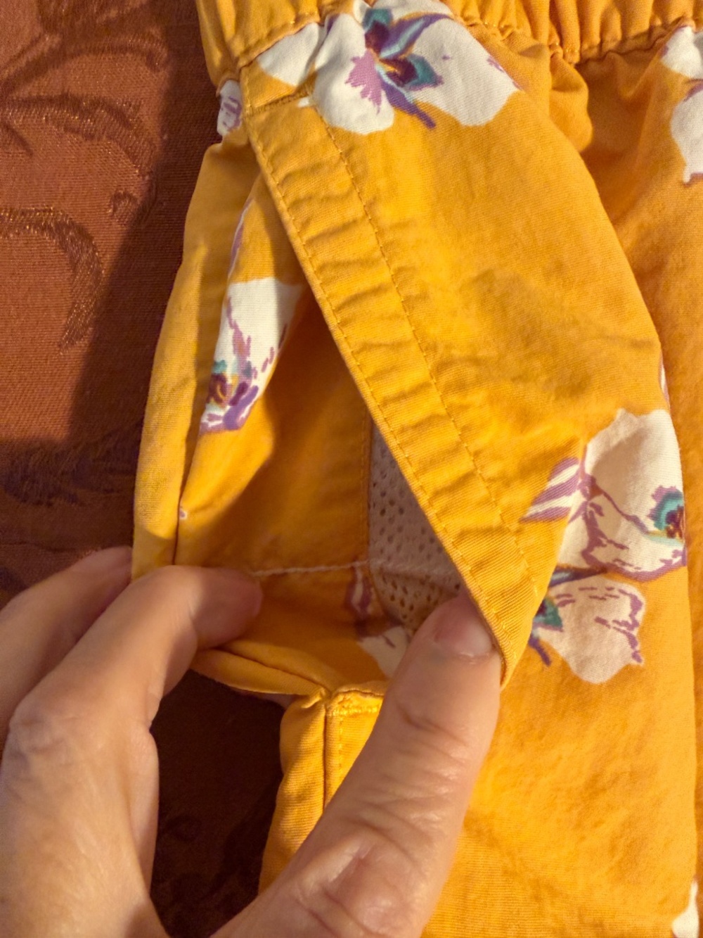 Patagonia Barely Baggies Floral Print Yellow White and Blue Shorts Sz L - Picture 4 of 10